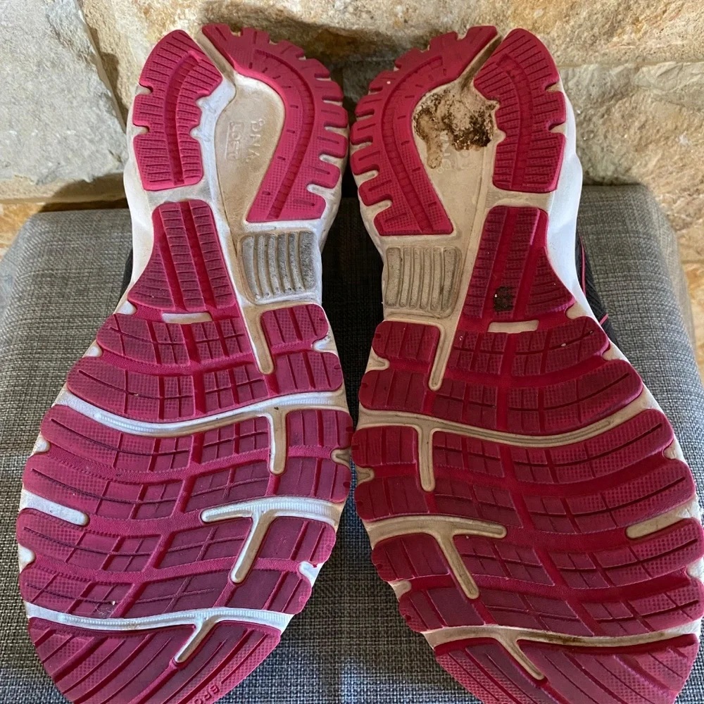 Women's Brooks running shoes - Picture 7 of 9